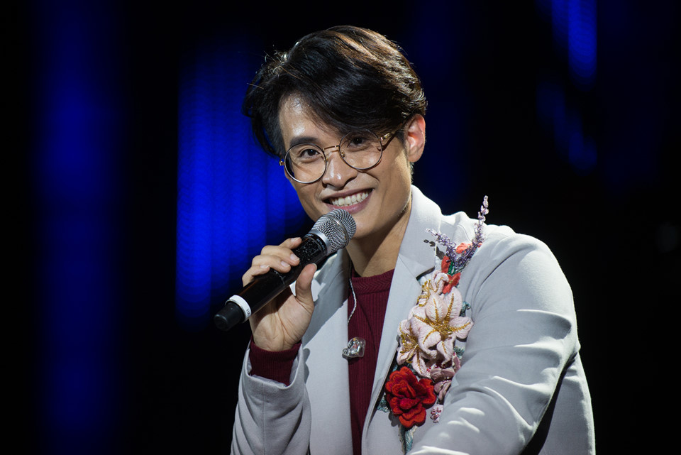 Mỹ Tâm lần đầu tựa vai Hà Anh Tuấn, cùng hát về thời thanh xuân